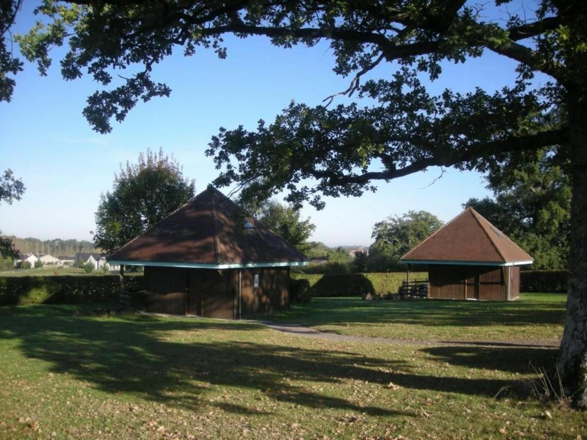 Chalet En Pleine Nature A Orsennes Avec Etang A Proximite, Ideal Pour 6 Personnes Et Animaux Admis - Fr-1-591-170 エクステリア 写真